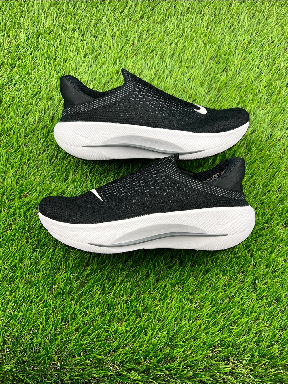 Nike Reina EasyOn Women’s Slip On Pregnancy Walking Shoes Black White - 8 - Picture 2 of 6